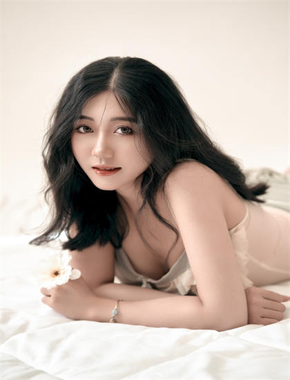 小短文H啪纯肉公交车_生万物电视剧免费观看高清_女人一旦尝到粗硬的心巴男